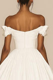 Branco Uma linha fora do ombro cetim babado vestido de formatura