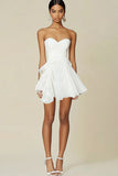 Branco sem alças Uma linha Chiffon babado vestido de formatura