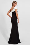 Um ombro sereia preto cetim longo vestido formal