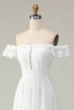 Branco Off The Shoulder Ruffle Vestido de Graduação