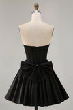 Preto A-Line Strapless frisado vestido curto Homecoming com arco