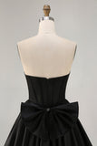 Preto A-Line Strapless frisado vestido curto Homecoming com arco