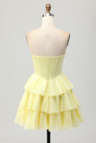Amarelo A-Line Strapless Tiered Corset Homecoming Vestido com Missangas