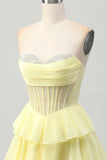 Amarelo A-Line Strapless Tiered Corset Homecoming Vestido com Missangas