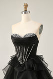 Espartilho preto sem alças em camadas uma linha curto Homecoming Dress com frisos