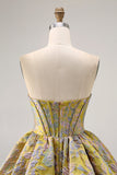 Roxo Strapless Brocade A-Line Corset Mini Homecoming Vestido com Bubble-Hem