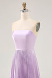 Strapless plissado lilás uma linha longo vestido de dama de honra