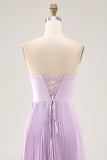 Strapless plissado lilás uma linha longo vestido de dama de honra