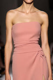 Rosa simples Ruched Strapless longo vestido de noite com fenda