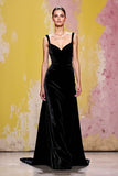 Veludo preto simples vestido de noite longa bainha