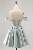 Verde claro A-Line fora do ombro espartilho Homecoming vestido com frisos