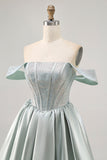 Verde claro A-Line fora do ombro espartilho Homecoming vestido com frisos
