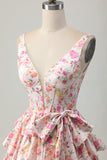Rosa Floral V-Neck Uma Linha Tiered Short Homecoming Dress com Arco