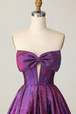 Espartilho Metálico Roxo Escuro Sem Alças Um Vestido Homecoming Linha