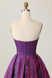 Espartilho Metálico Roxo Escuro Sem Alças Um Vestido Homecoming Linha
