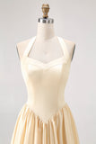 Daffodil Halter Uma linha de cetim vestido de dama de honra
