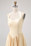 Daffodil Halter Uma linha de cetim vestido de dama de honra