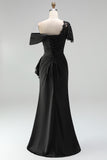 Vestido Longo Preto de Um Ombro com Apliques para a Mãe da Noiva