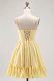 Amarelo Strapless A-Line Corset Homecoming Dress com Missangas