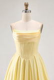 Amarelo Strapless A-Line Corset Homecoming Dress com Missangas