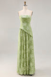 Vestido de dama de honra verde Sage estampado sem alças floral com fenda