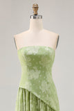 Vestido de dama de honra verde Sage estampado sem alças floral com fenda