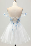 Flor azul branca A-Line fora do espartilho ombro vestido curto Homecoming