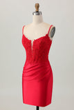 Alças de espaguete vermelho escuro frisado curto apertado Homecoming vestido com renda para trás