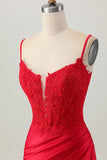 Alças de espaguete vermelho escuro frisado curto apertado Homecoming vestido com renda para trás
