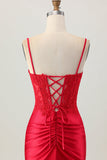 Alças de espaguete vermelho escuro frisado curto apertado Homecoming vestido com renda para trás