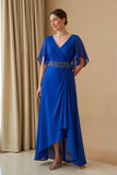 Chiffon Flutter Manga V Pescoço Uma Linha Royal Blue Wedding Guest Dress com Missangas
