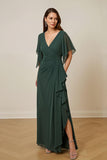 Vestido verde escuro da mãe da noiva com mangas Flutter