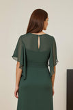 Vestido verde escuro da mãe da noiva com mangas Flutter