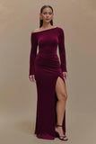 Um ombro cetim mangas longas vestido formal Borgonha com fenda