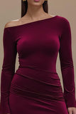 Um ombro cetim mangas longas vestido formal Borgonha com fenda