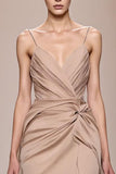 Champagne cetim backless ruched longo vestido de noite com fenda