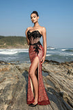 Strapless Borgonha Sereia Vestido de Noite com Fenda