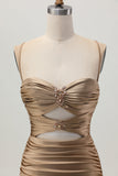Escuro Khaki Ruched Cut-Out Tight Mini Homecoming Dress com renda para trás