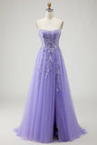 Um vestido de baile de finalistas longo, roxo amovível, sem alças, com mangas e mangas amovíveis, com abertura