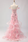Vestido longo de baile de baile de sereia com contas e tons de ombro descoberto, com folhos