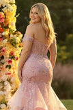 Vestido longo de baile de baile de sereia com contas e tons de ombro descoberto, com folhos