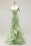 Vestido longo de baile de baile de sereia com contas e tons de ombro descoberto, com folhos
