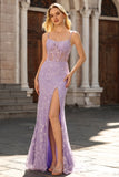 Vestido longo de baile de finalistas com alças finas em sereia roxa, corsete, renda e missangas