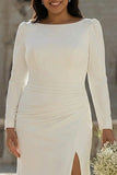 Vestido de noiva mais size em cetim franzido bodycon decote de marfim com fenda