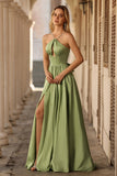 Vestido longo de baile de finalistas de cetim em forma de olho de fechadura verde sálvia com mangas curtas