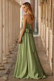 Vestido longo de baile de finalistas de cetim em forma de olho de fechadura verde sálvia com mangas curtas