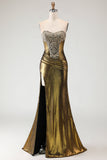 Vestido de baile de finalistas sem alças com missangas e sereia em bronze metálico e fenda