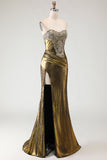 Vestido de baile de finalistas sem alças com missangas e sereia em bronze metálico e fenda