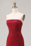 Vestido de baile comprido de cetim com missangas e sereia vermelha sem alças