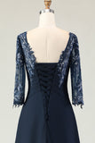 Vestido de coro longo com decote barco aplicado em linha azul-marinho e mangas 3/4